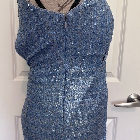 Halston Heritage Women's sz 4 Periwinkle Sequin Formal Open Back Slit Gown Prom - Picture 5 of 12